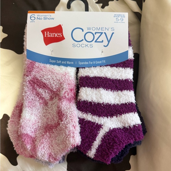 NWT Hanes Women's Cozy Socks - Picture 1 of 4